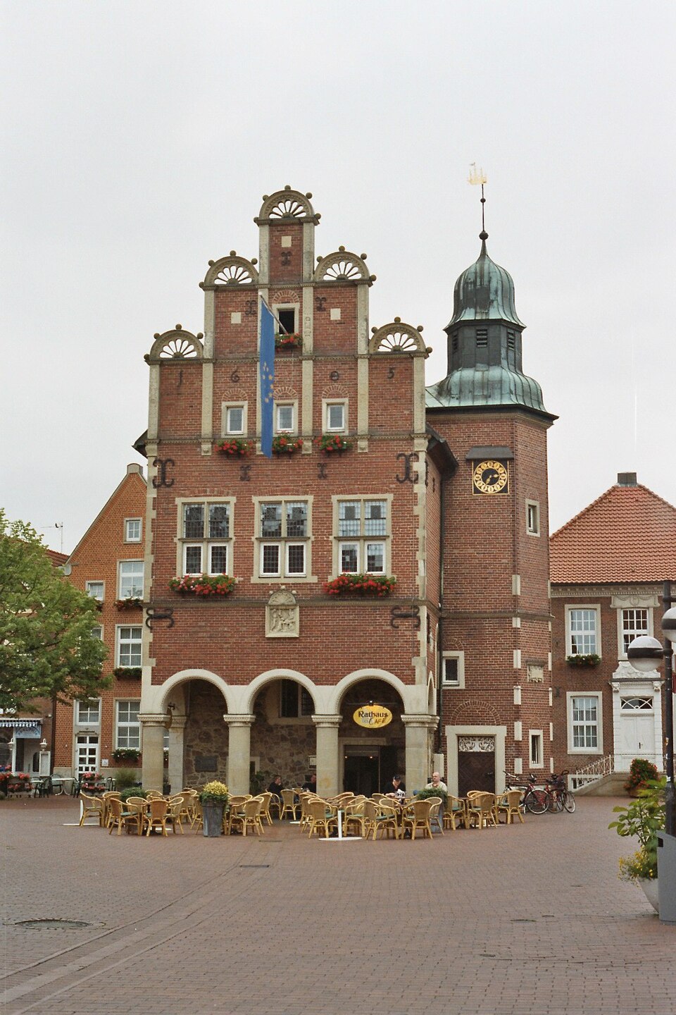 Meppen – historisches Rathaus am Markt